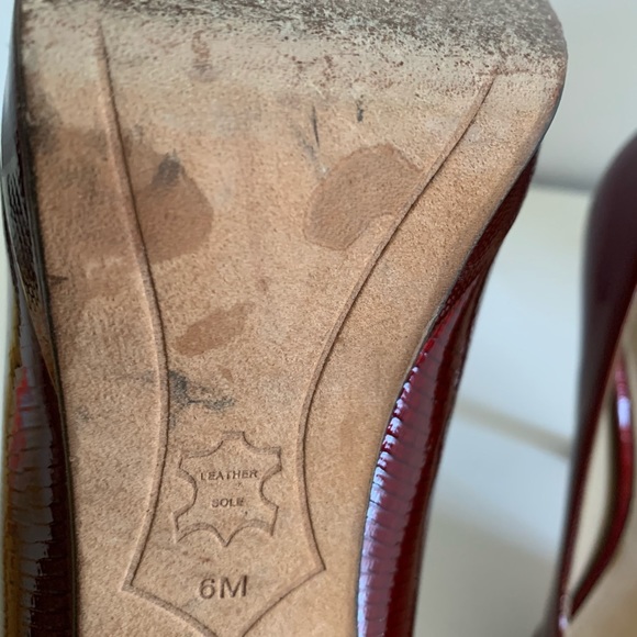 Joan & David Flipp Platform pump in red - Picture 6 of 8